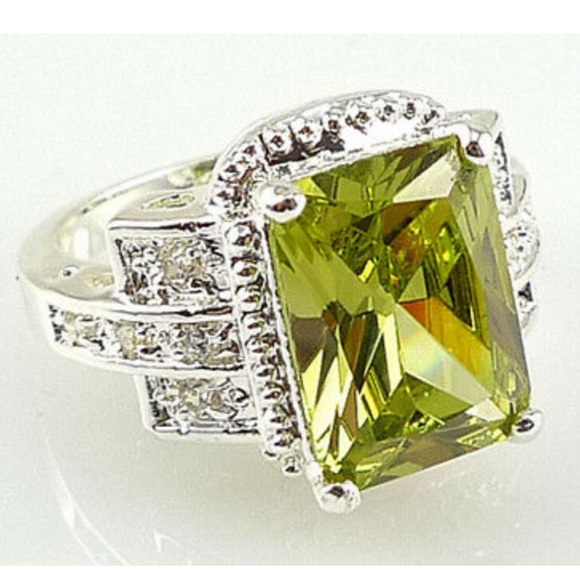 Jewelry - New 925 Sterling silver emerald Ring